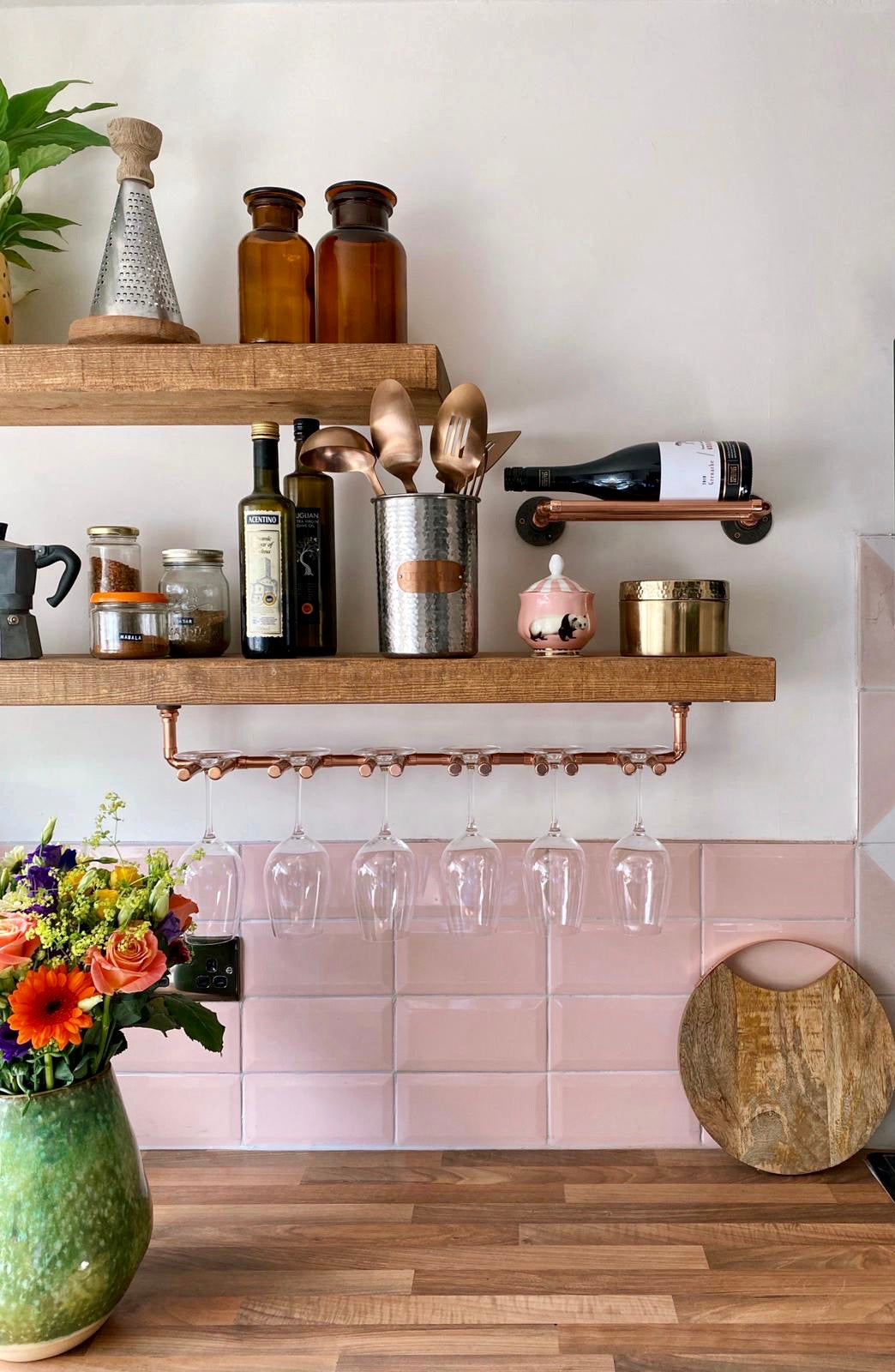 October's Interiors & Lifestyle Account - EmeraldTerrace