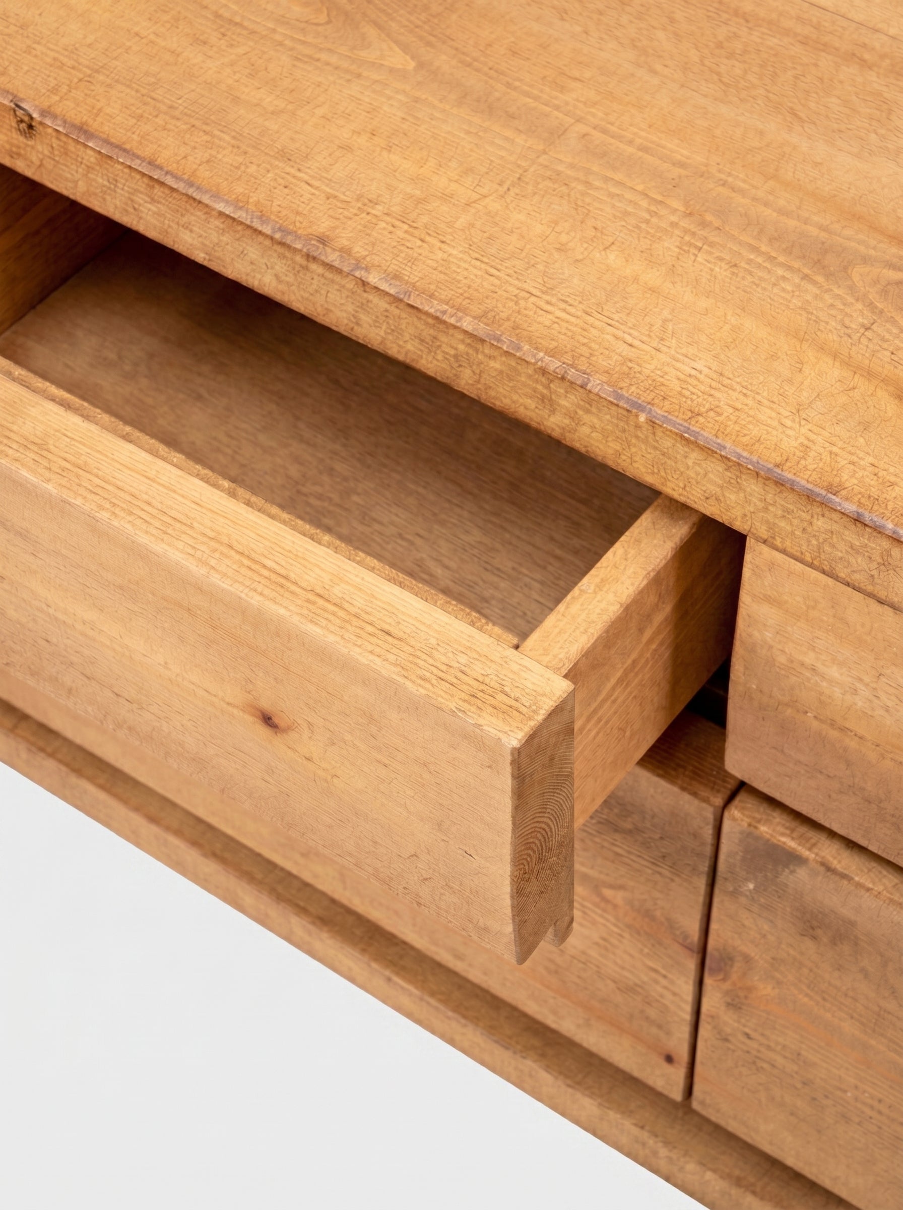 Pandon Chest Of Drawers - Chest Of Drawers