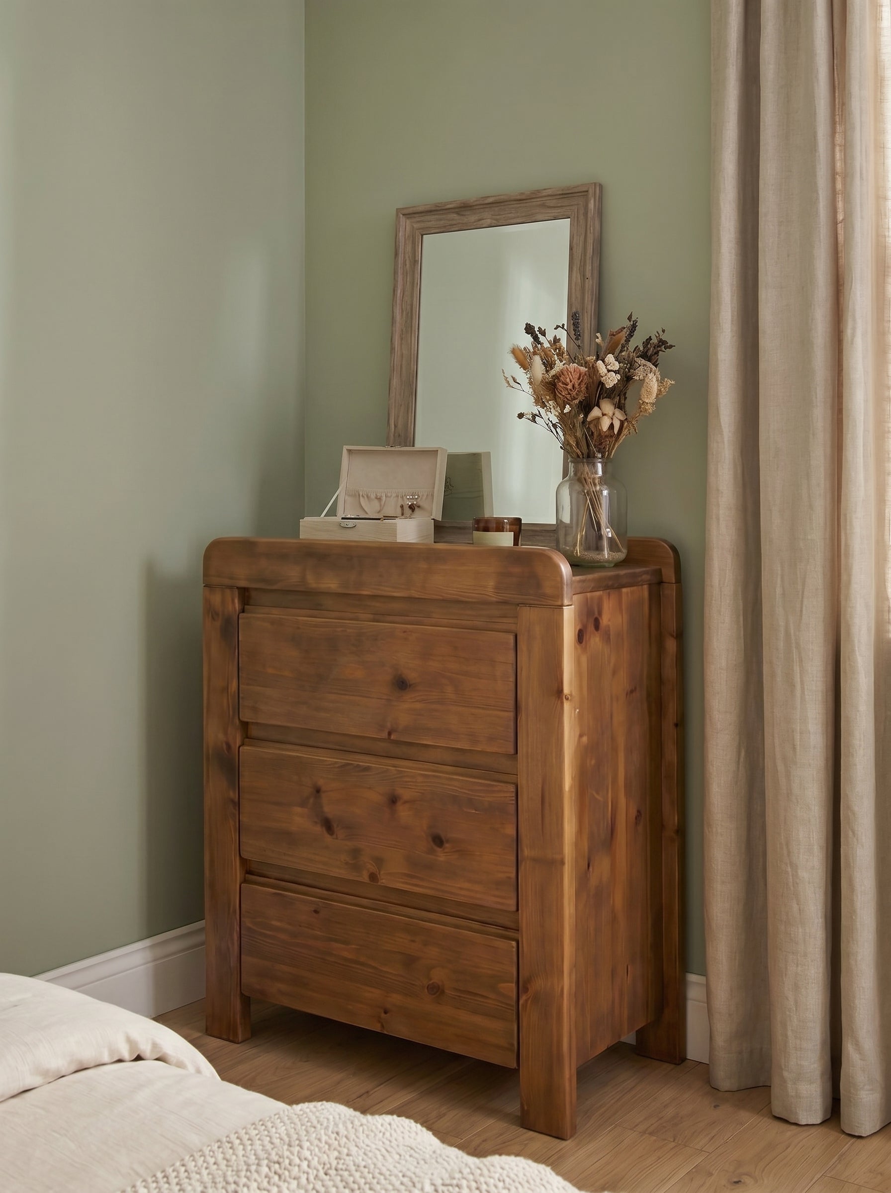 Arbeia Chest of Drawers - Bedside Tables