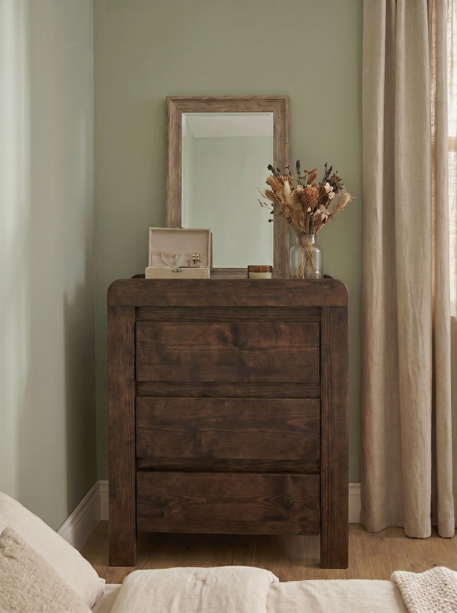 Arbeia Chest of Drawers - Bedside Tables