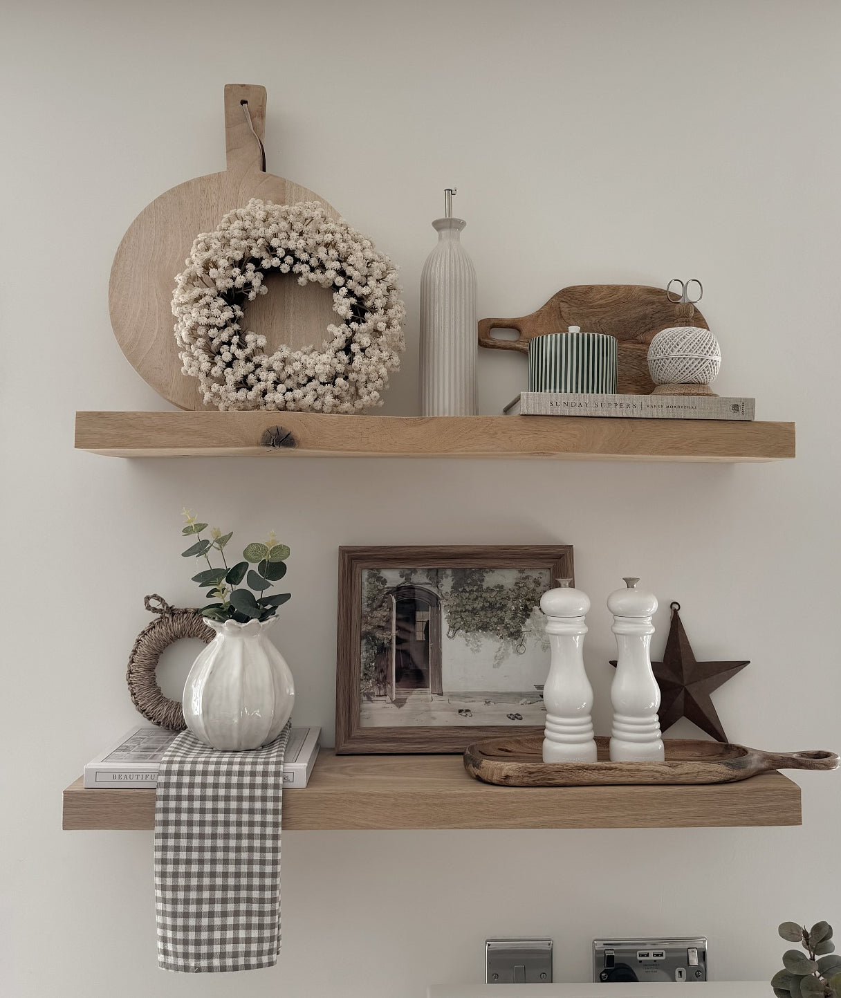 8x2 Oak Floating Shelf (19x4cm)