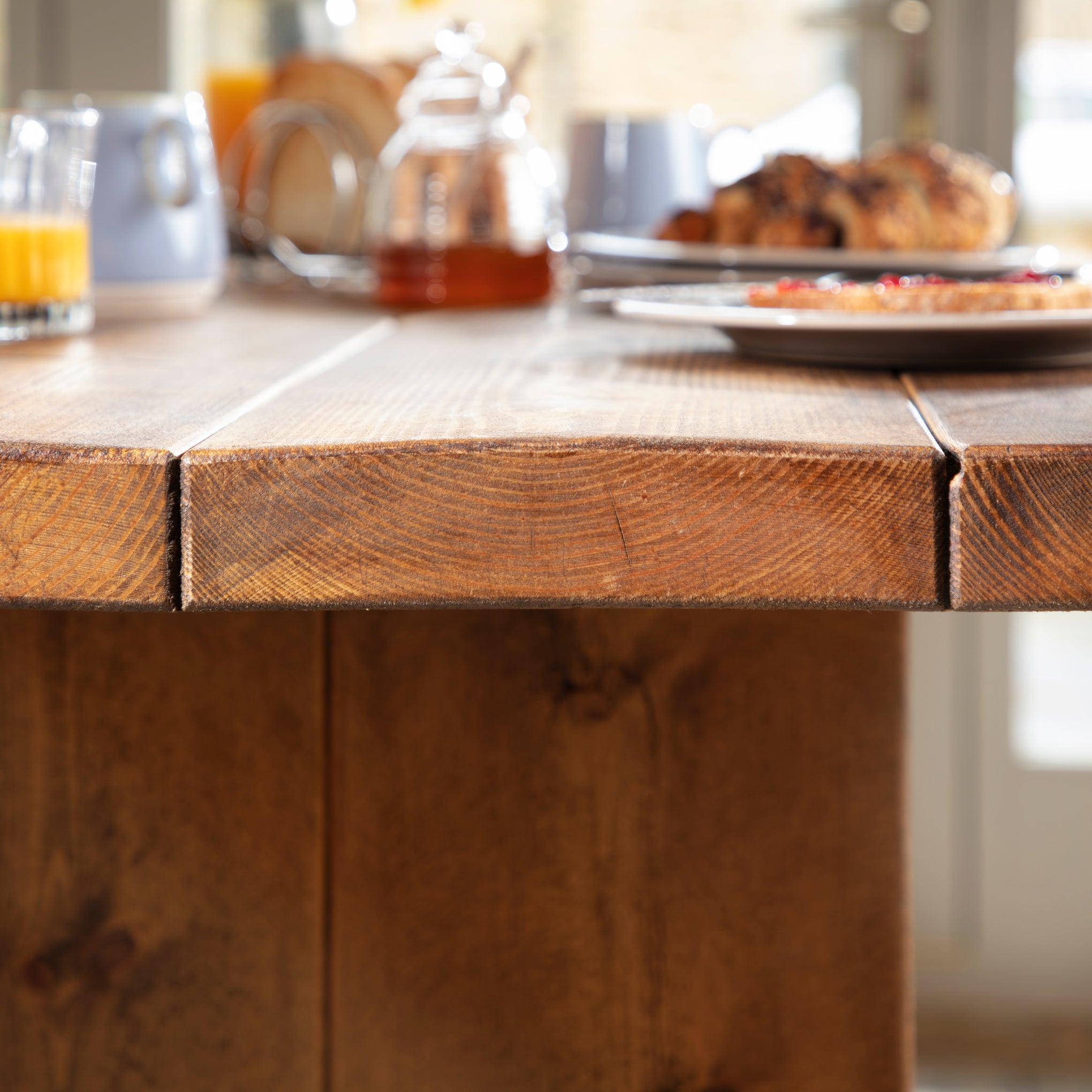 Derwent Dining Table And Benches -