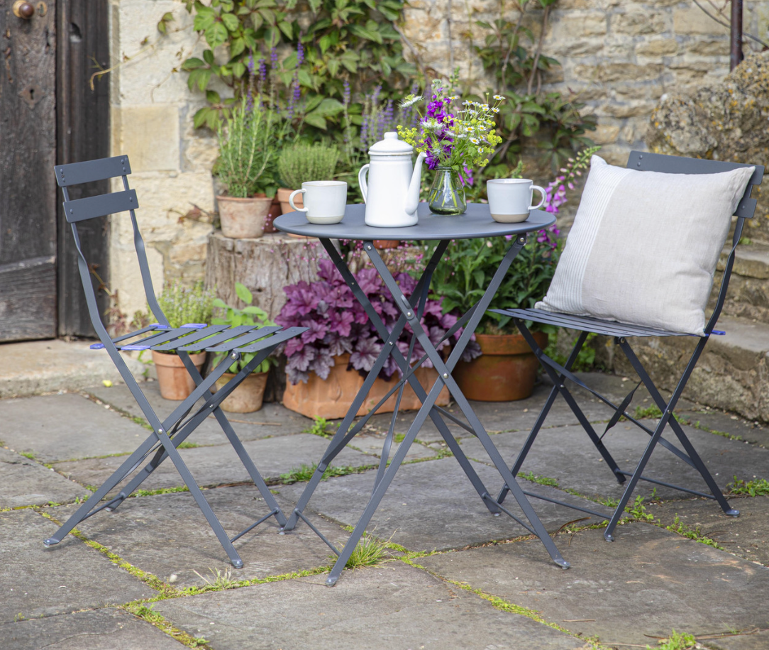 Bistro metal discount table and chairs