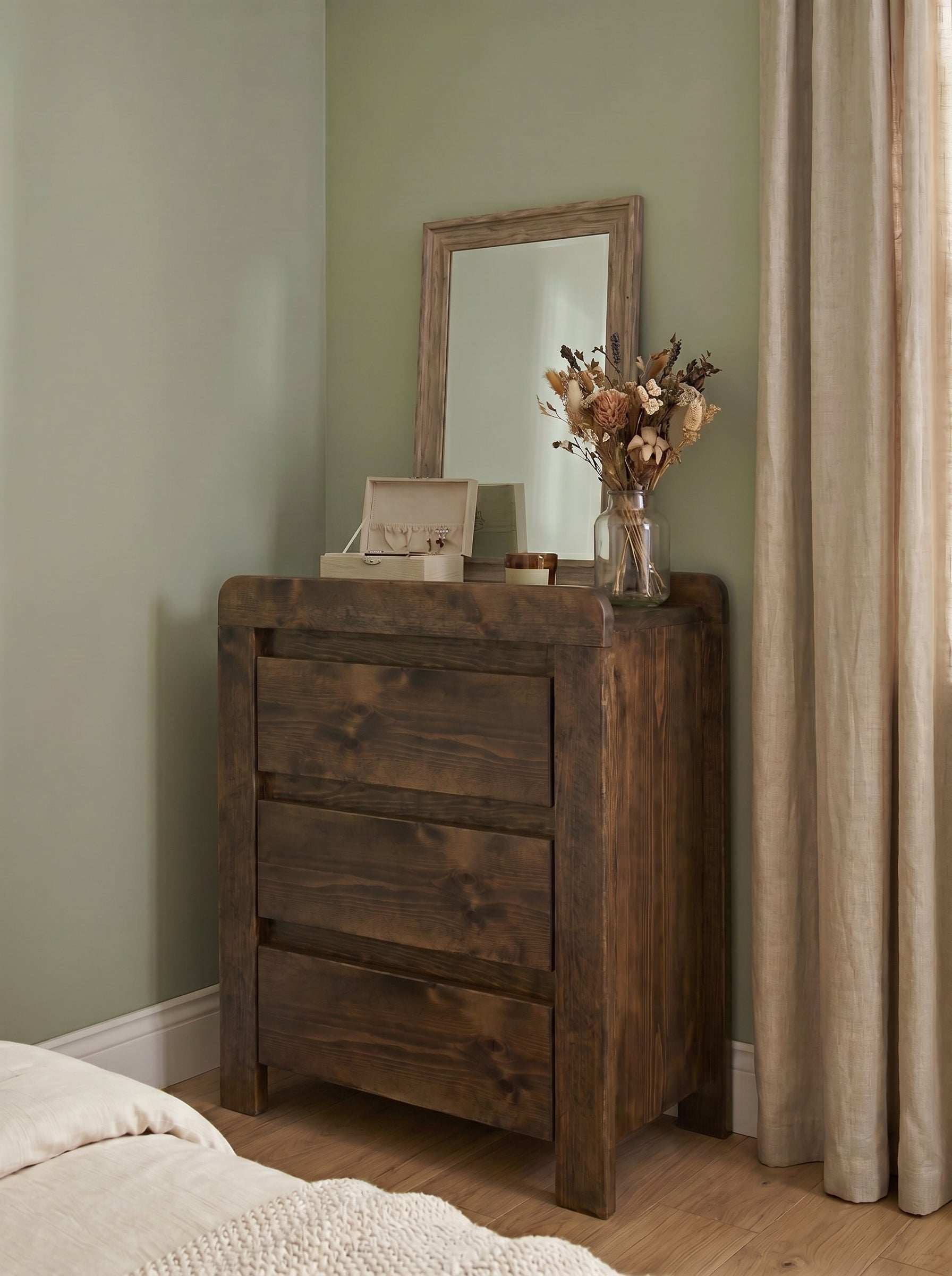 Arbeia Chest of Drawers - Bedside Tables