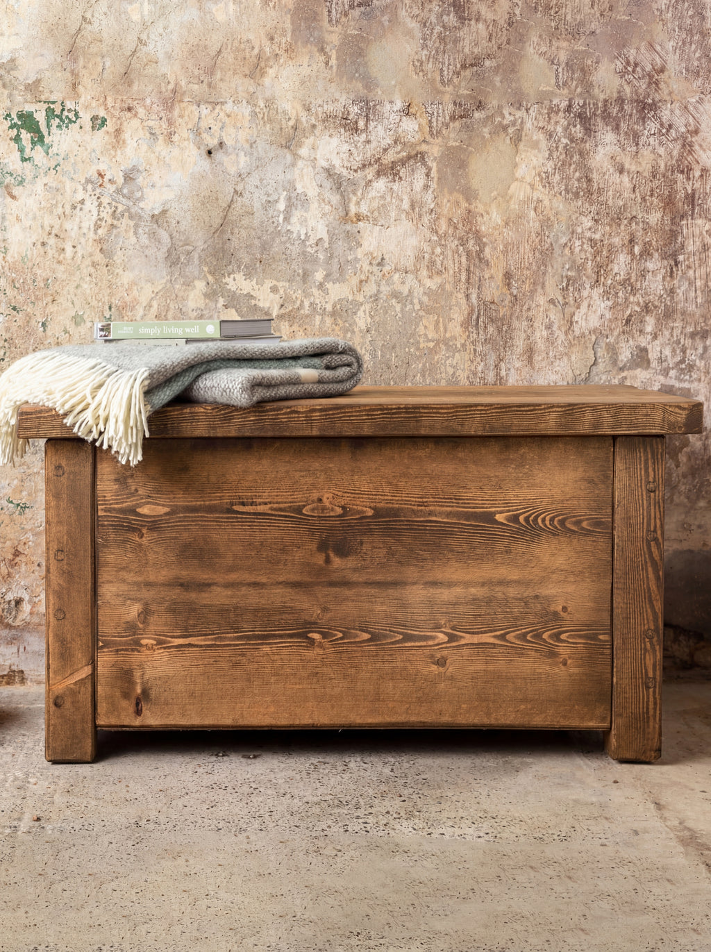 Derwent Blanket Box