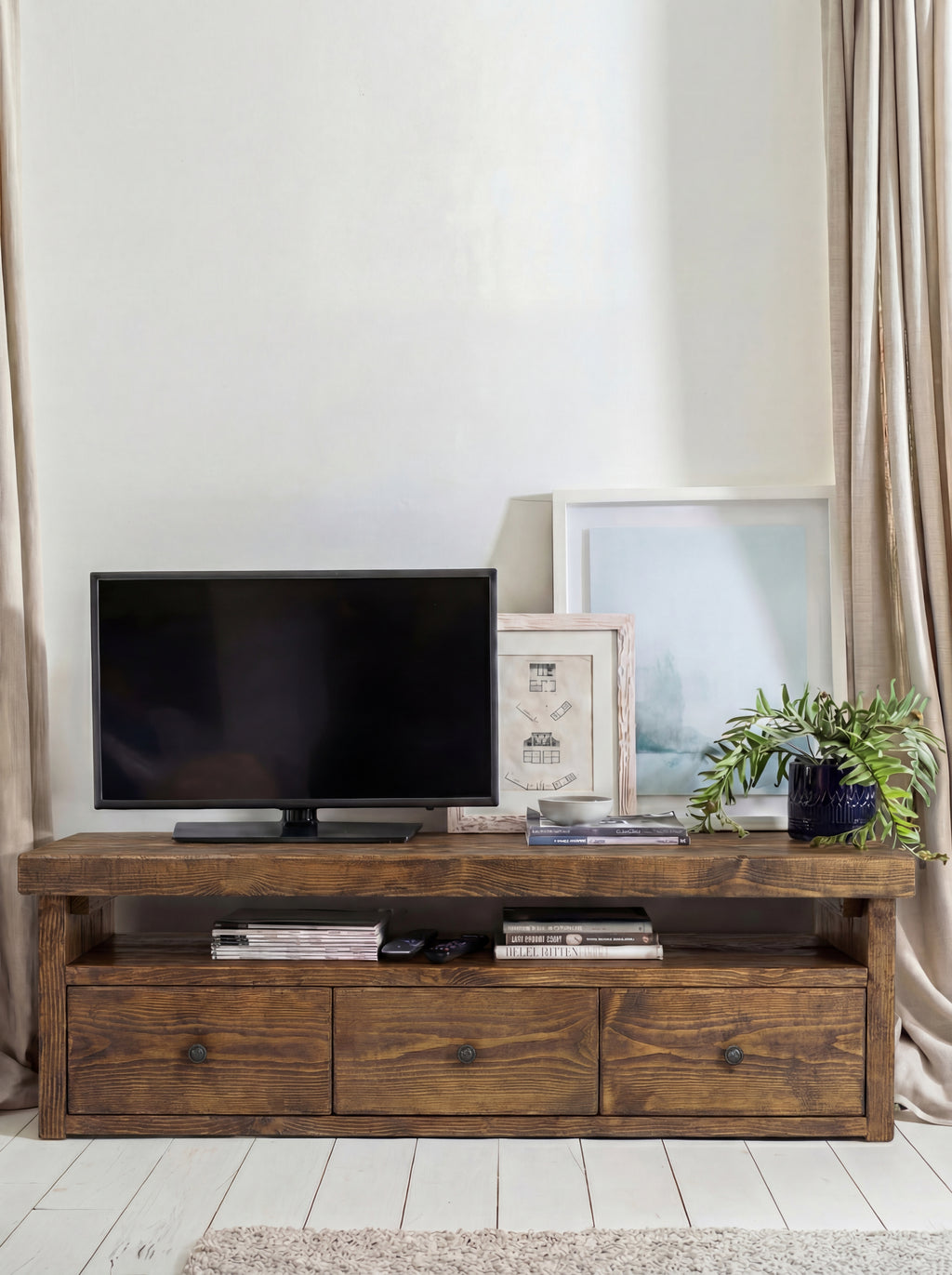Derwent TV Stand