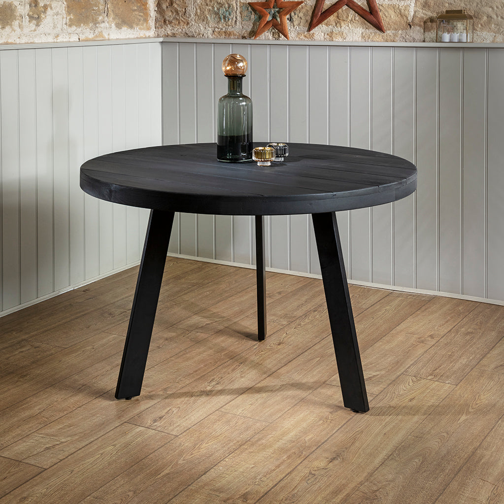 Chunky round deals dining table