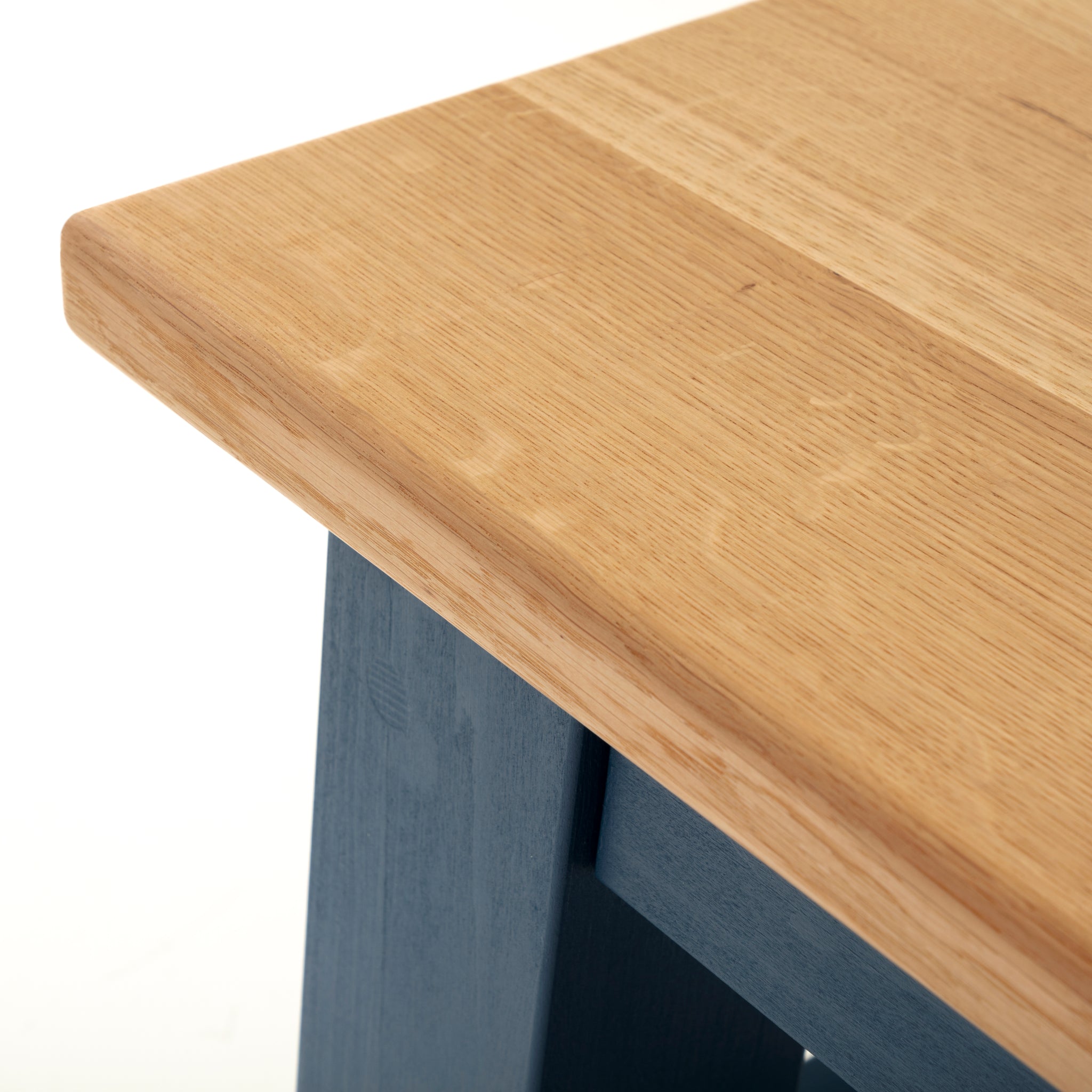 Painted Oak Breakfast Bar & Stools Langley Oak Collection