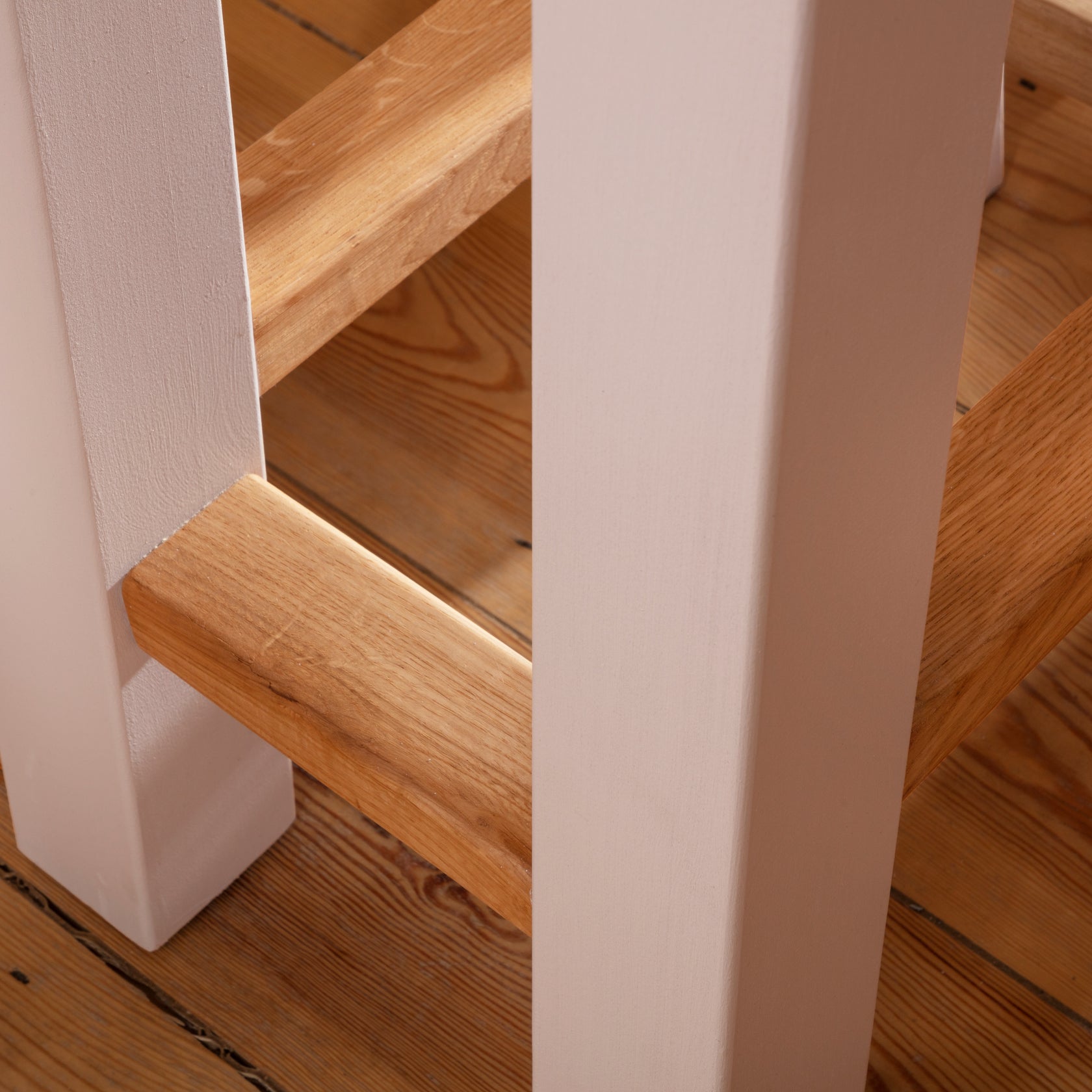 Painted Oak Breakfast Bar & Stools Langley Oak Collection